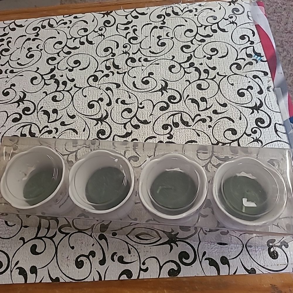 Signature Home Collection Candle Set - Picture 2 of 4